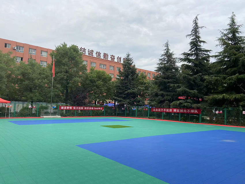 学校小操场